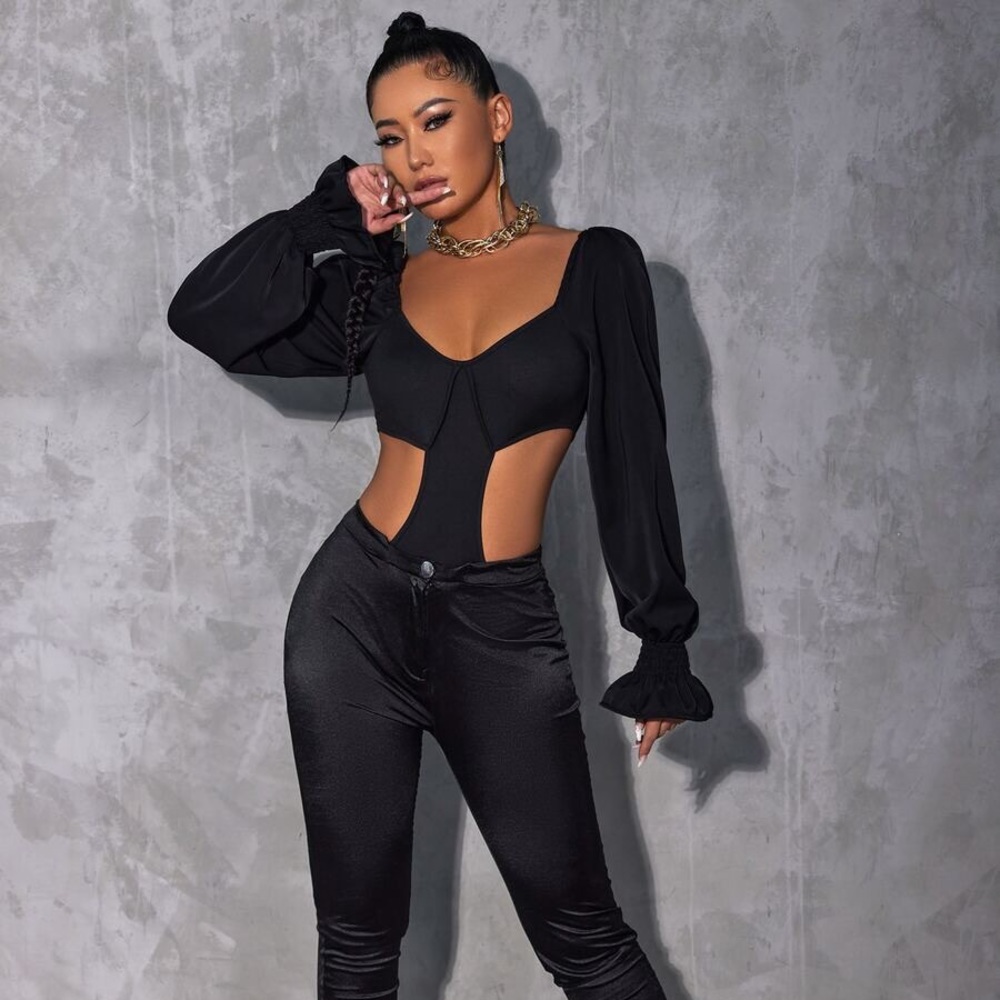 Sweetheart Neck Cut Out Flounce Sleeve Bodysuit